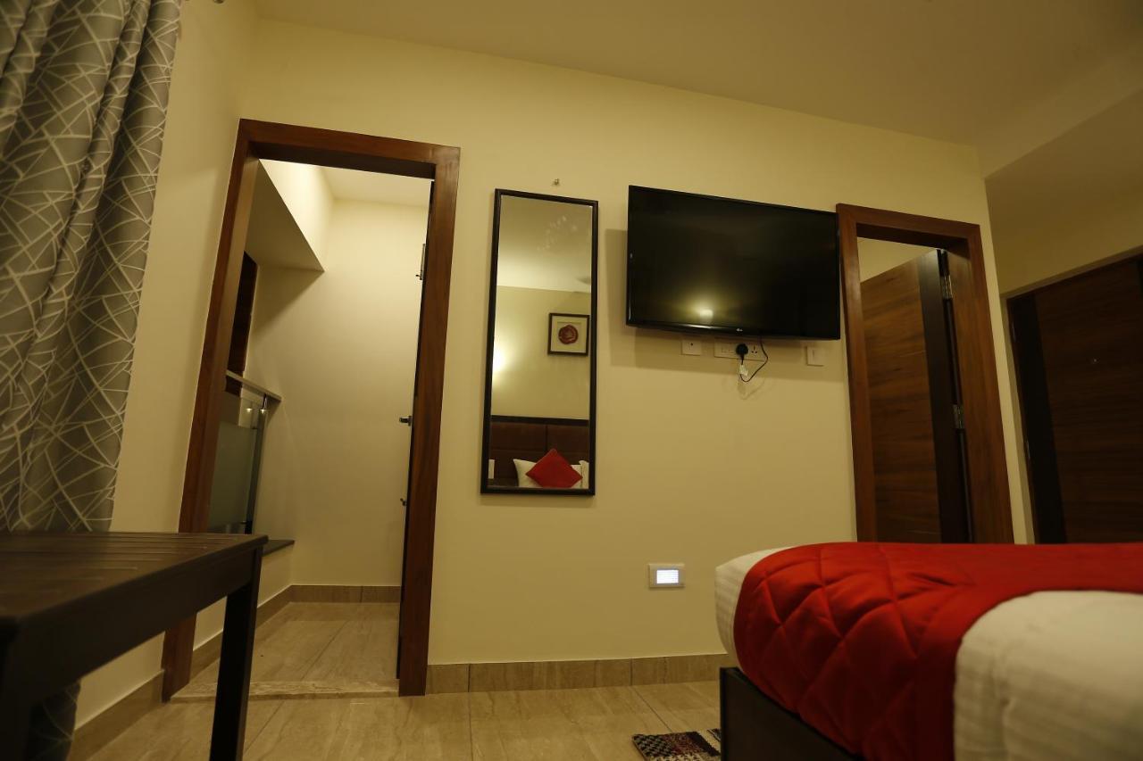 D Breeze Suites Devanahalli Luaran gambar