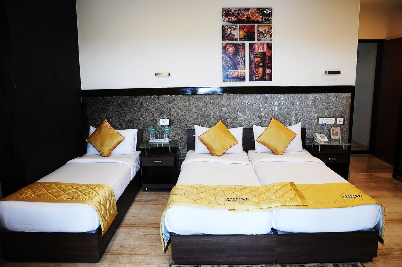 D Breeze Suites Devanahalli Luaran gambar